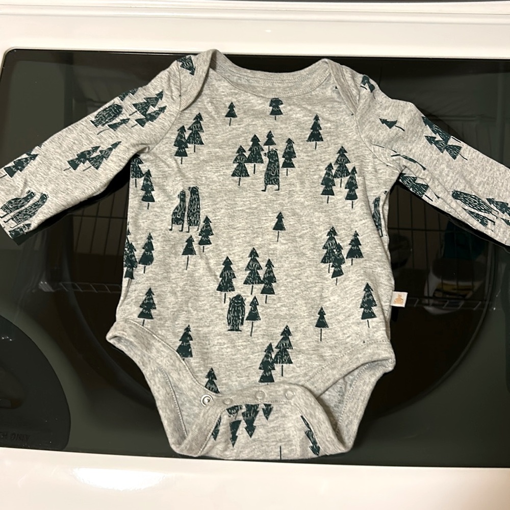Baby gap NWOT bears and trees long sleeve onesie. 100% organic cotton